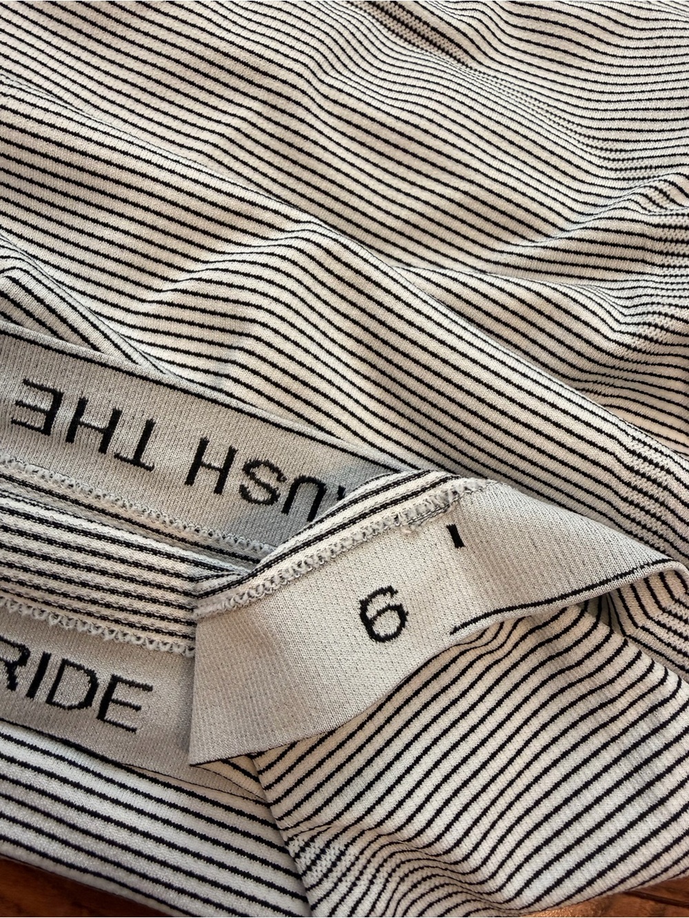 Lululemon Swiftly Tech Short Sleeve 2.0 - Picture 9 of 9